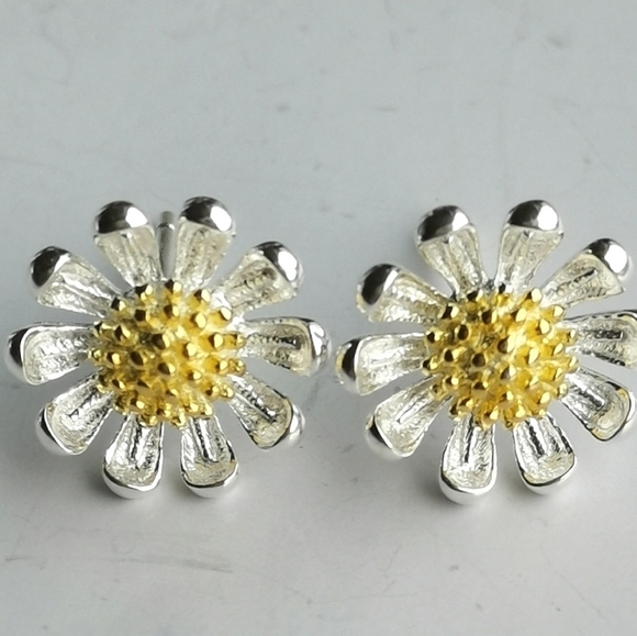 Sterling Silver 14k Gold Daisy Necklace Earring Set - Picture 10 of 13